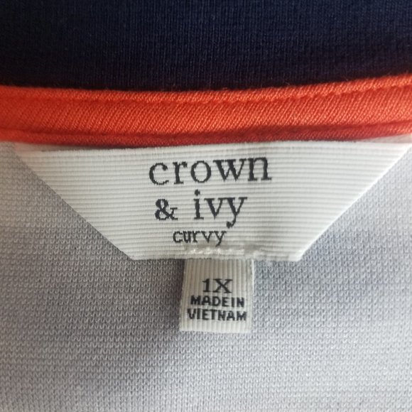 Crown & Ivy Curvy Blouse - Picture 2 of 9